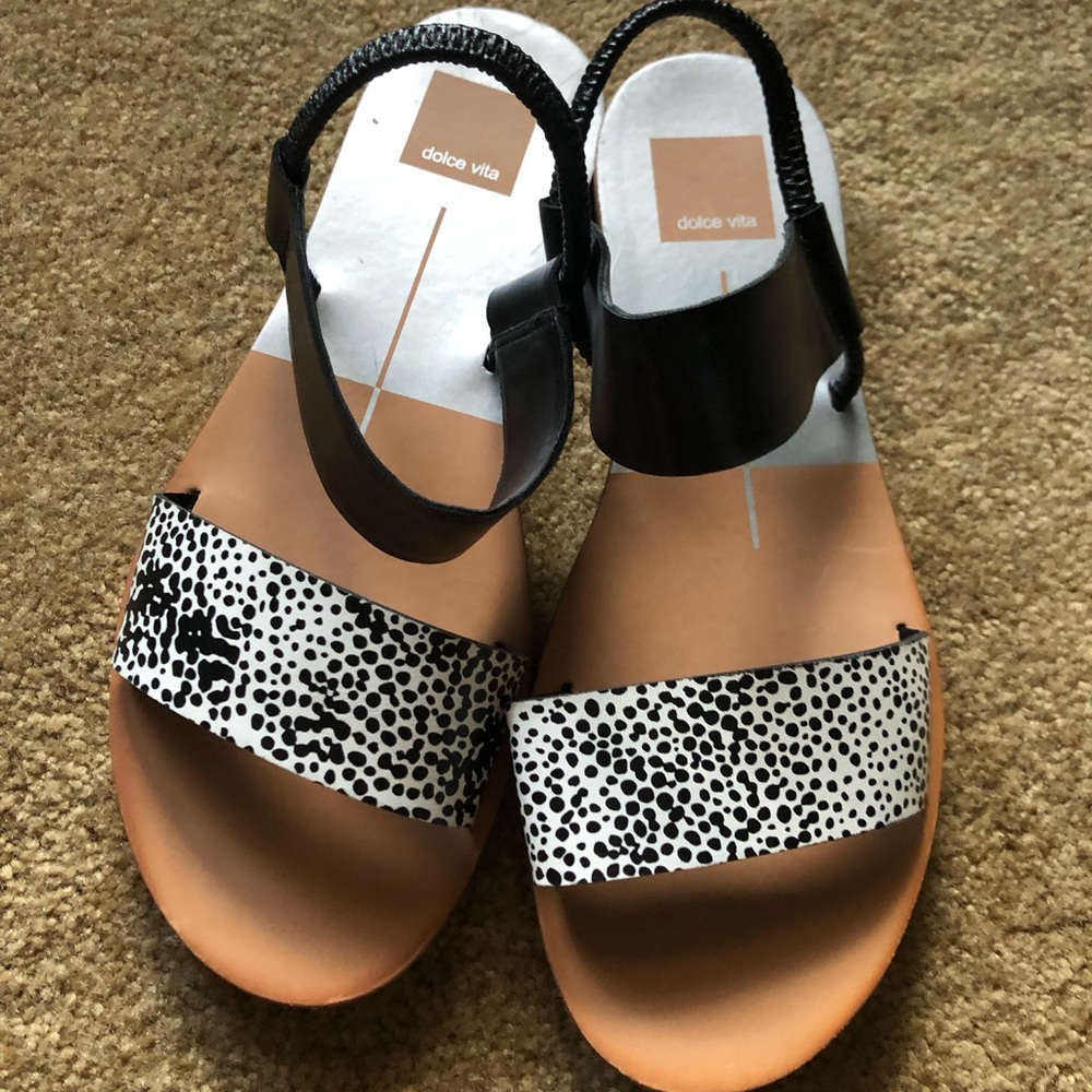 Dolce Vita Neily sandal, size 7 M, Black & white